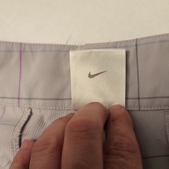 Nike Dri-Fit Golf Shorts Men's Size 8 Pinstripes Deep Pockets Logo Embroidered - Picture 8 of 11